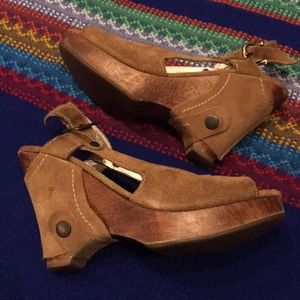 True Religion wedges